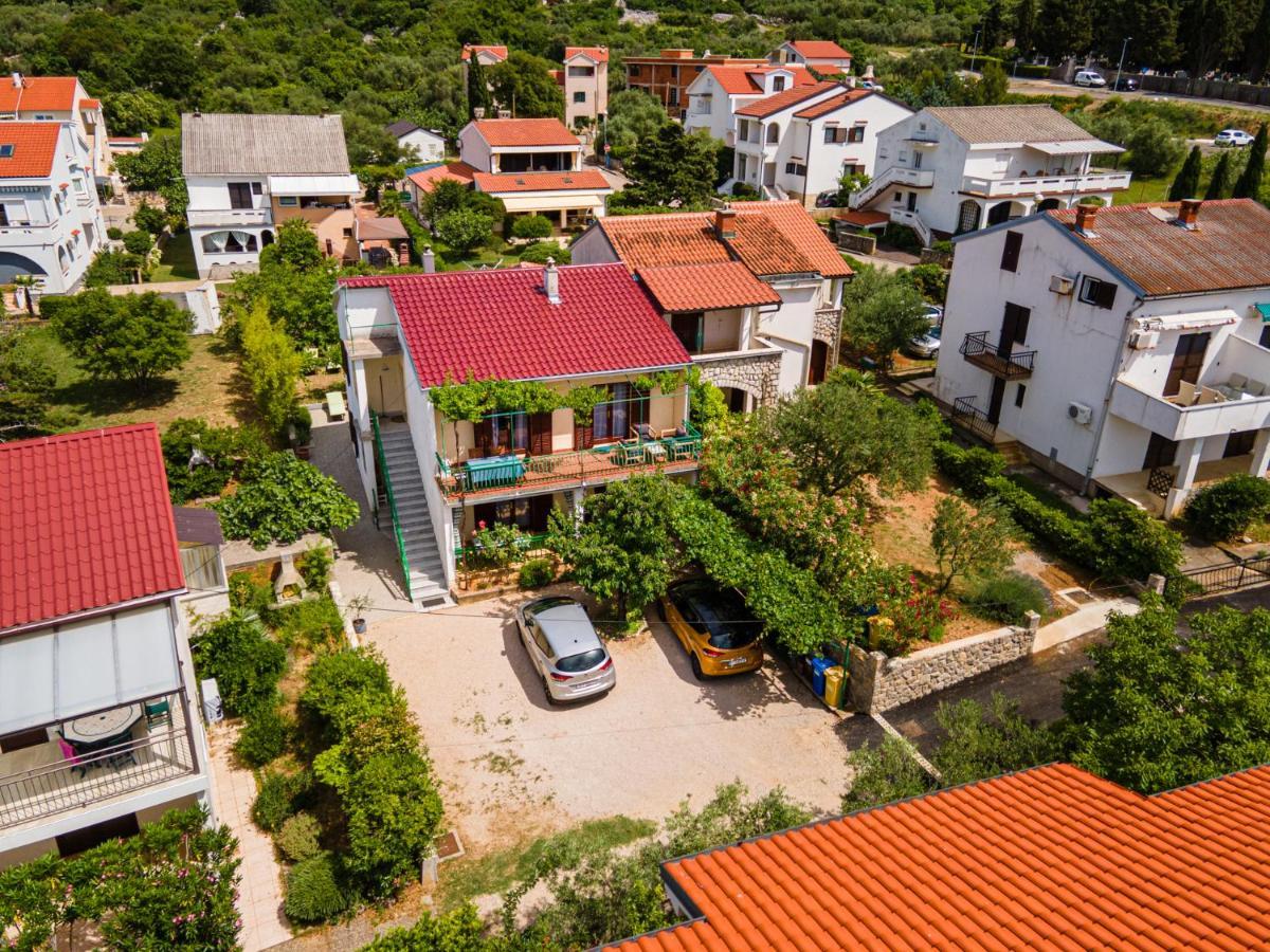 Home Away From Home With A Heated Pool Punat Exterior foto