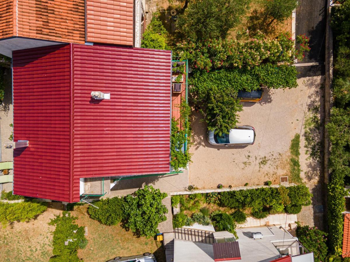 Home Away From Home With A Heated Pool Punat Exterior foto