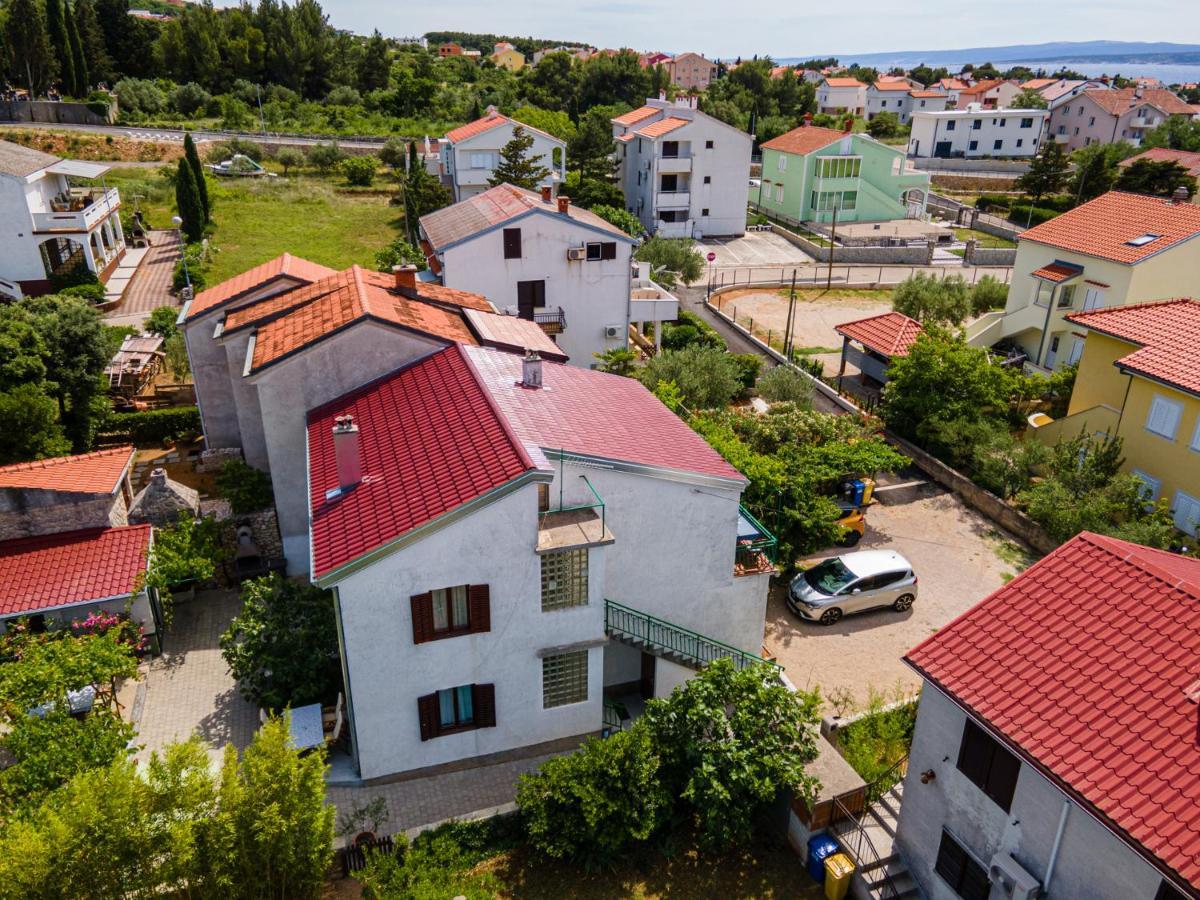 Home Away From Home With A Heated Pool Punat Exterior foto
