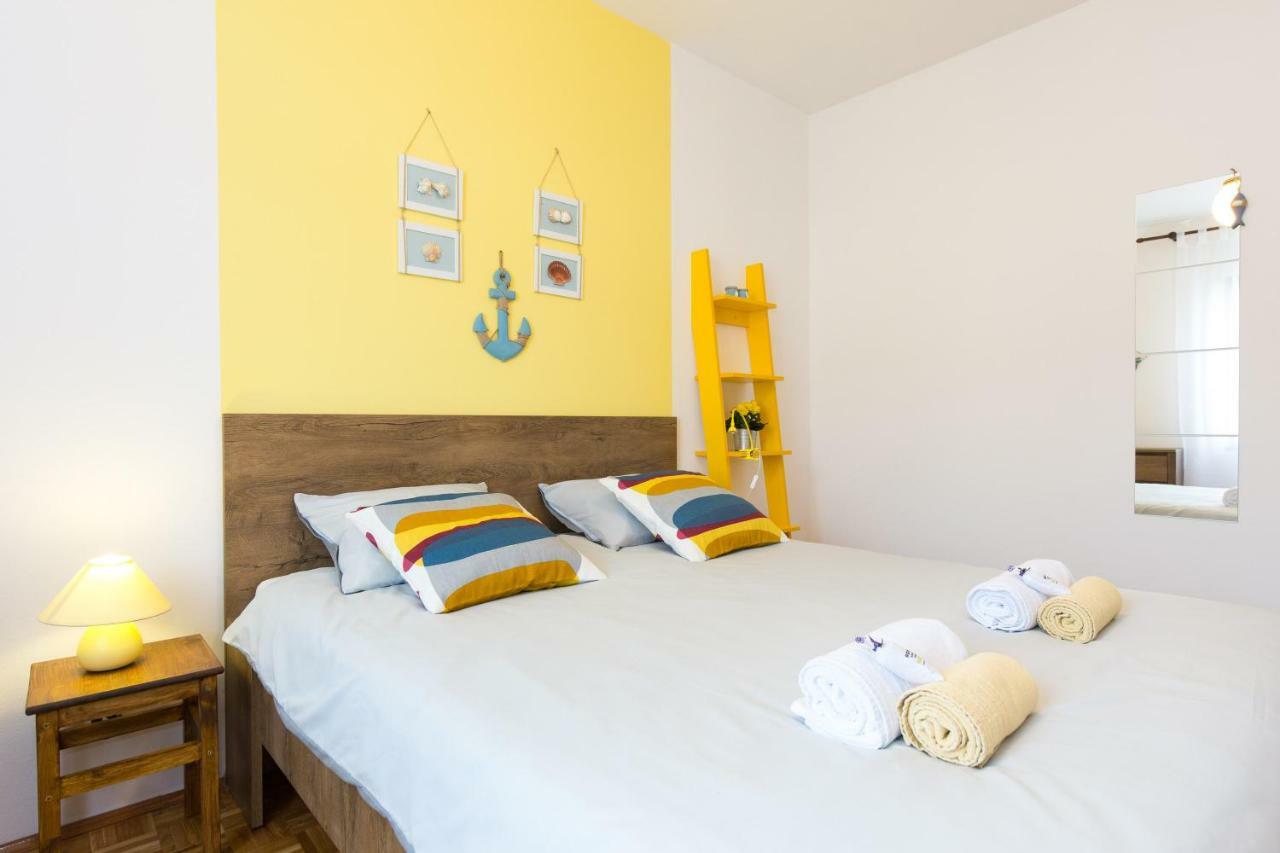 Home Away From Home With A Heated Pool Punat Exterior foto