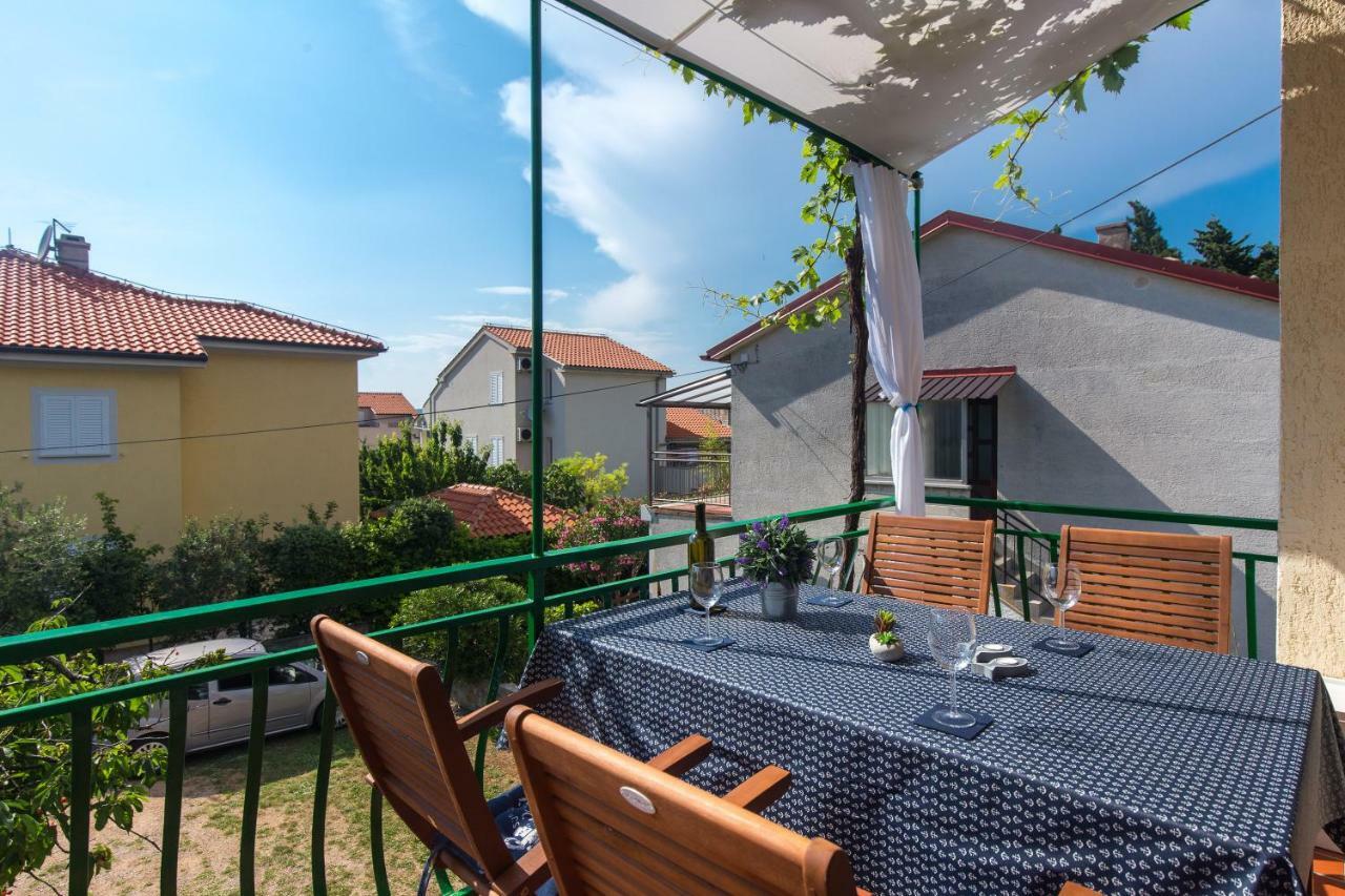 Home Away From Home With A Heated Pool Punat Exterior foto